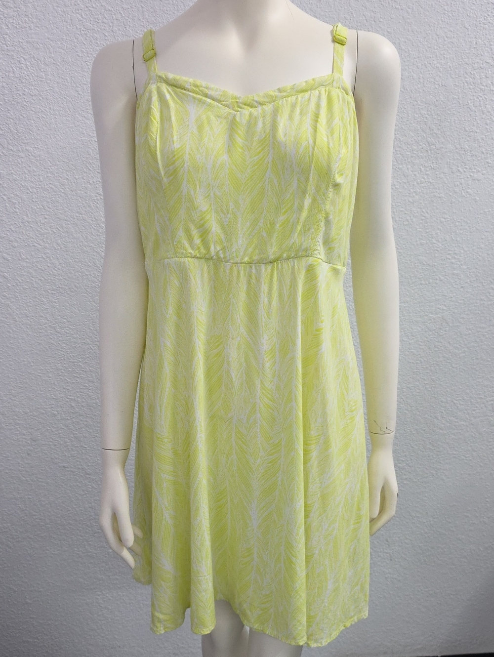 Torrid Tropical Palm Print Smocked Back Sundress Neon Yellow Size 1 14/16